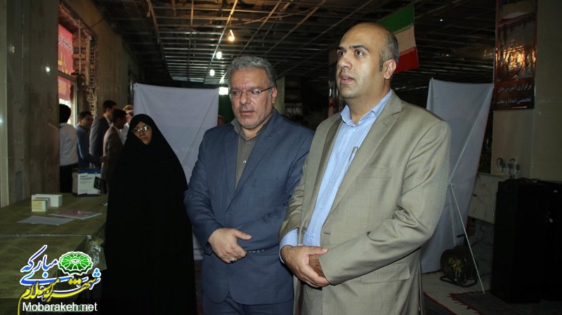http://www.mobarakeh.ir/images/gallerys/nemayeshgah-atashneshani/p1col0kprs104qmct6hl17jletl8.jpg