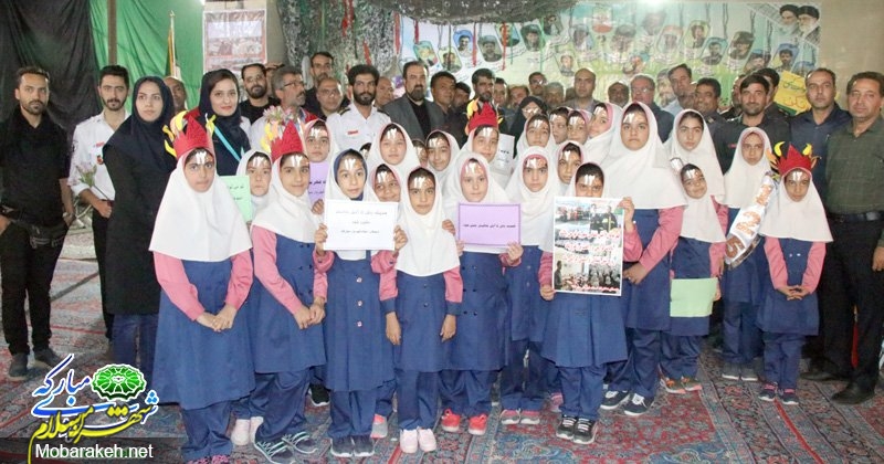 http://www.mobarakeh.ir/images/gallerys/nemayeshgah-atashneshani/p1col0kprt2fq2nrr9guraa5gg.jpg