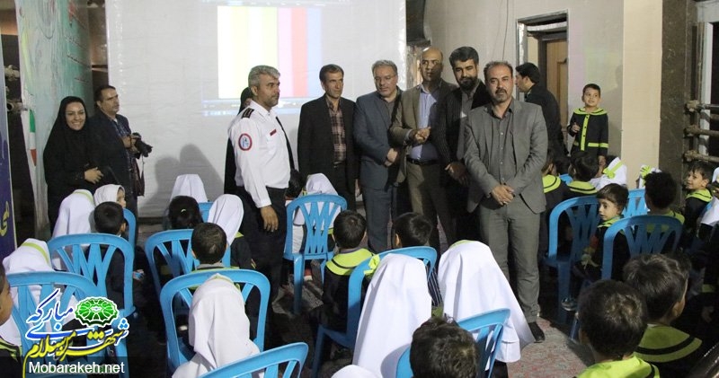 http://www.mobarakeh.ir/images/gallerys/nemayeshgah-atashneshani/p1col0kprt451c1q166lksveq1b.jpg
